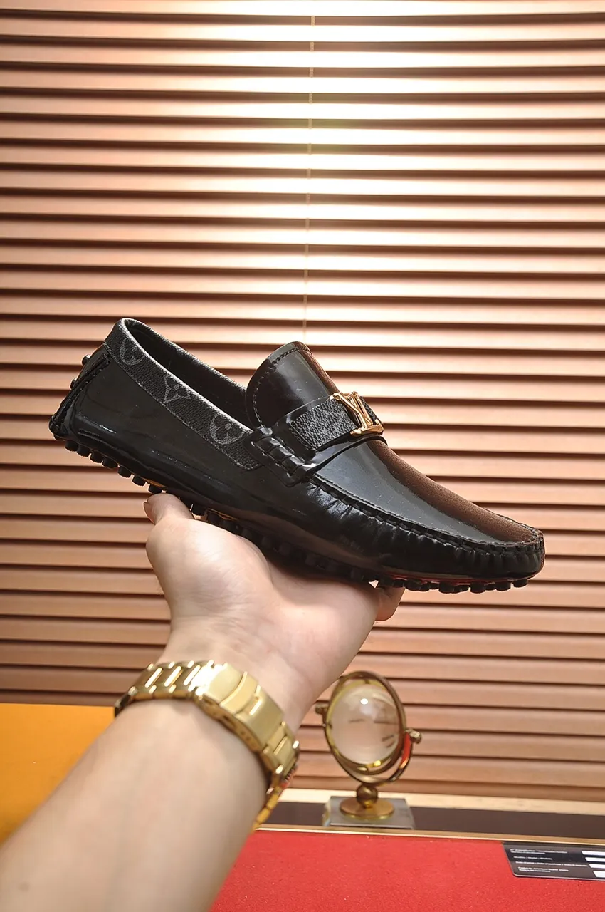 Men's men's shoes 💰420💶 [LV Doudou shoes] (water-dyed cowhide lining) new model is on the market, available on the official website. The new Doudou shoes are processed into single-color materials, and the uppers are made of imported horsehide leather. The body of the shoe is fully hemmed with mark thread, and is lined with imported original cowhide leather. The elegant shoe shape is super suitable for all-matching, and the size is 38-44.
